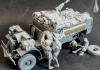 1/35 LRDG Ford F30 Truck Crews Changing Tyres (3 Figures+Stowage)