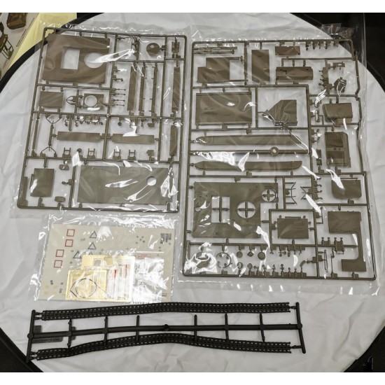 1/35 Vietnam War M113A1 LRV w/Australian Decals