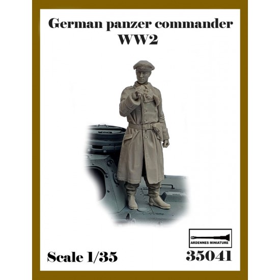 1/35 WWII German Panzer Commander