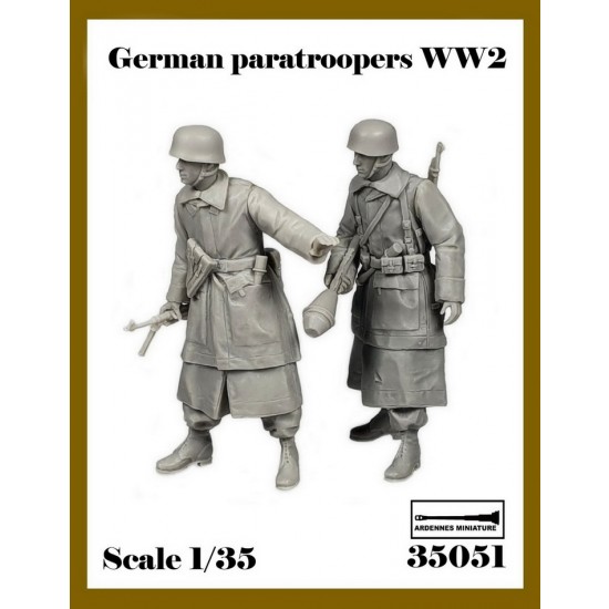 1/35 German Paratroopers (2 figures)