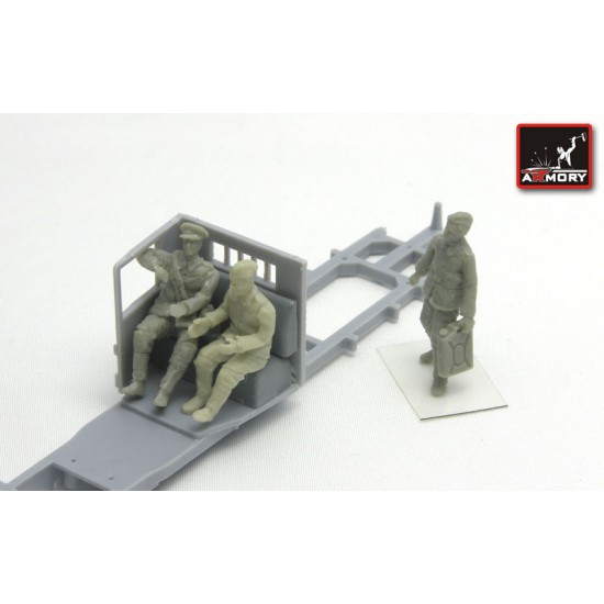 1/72 WWII Soviet Officer & Drivers "In The Truck Cab" (3 figures)