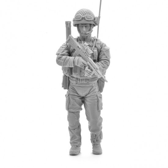 1/35 British Parachute Regiment Paratrooper w/L85A2 2015