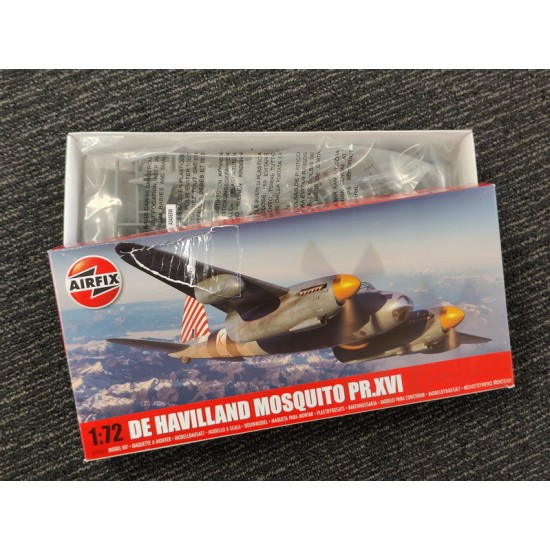 1/72 de Havilland Mosquito PR.XVI (box damaged)