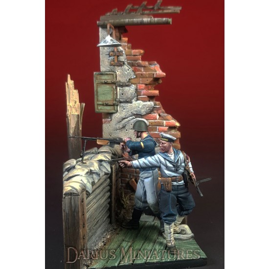 1/35 Polish Seamen in Defense of Westerplatte & Sceneries (2 figures)