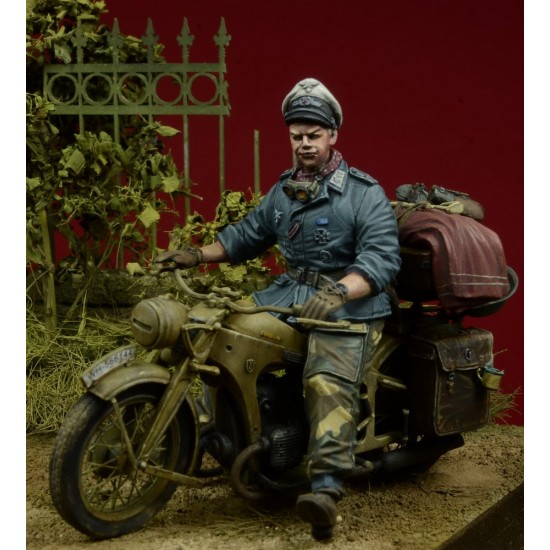 1/35 "Hermann Goering" Division Officer Motorcycle Rider 1943-1945 for Vulcan Scale Models