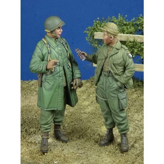 1/35 US Paratroopers, 1944-45 (2 figures)