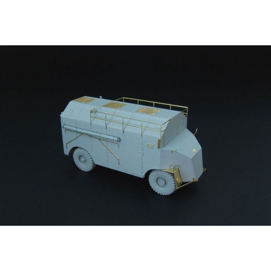 1/72 British AEC Dorchester Armored Command Vehicle