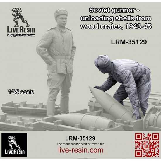 1/35 Soviet Gunner - Unloading Shells From Wood Crates