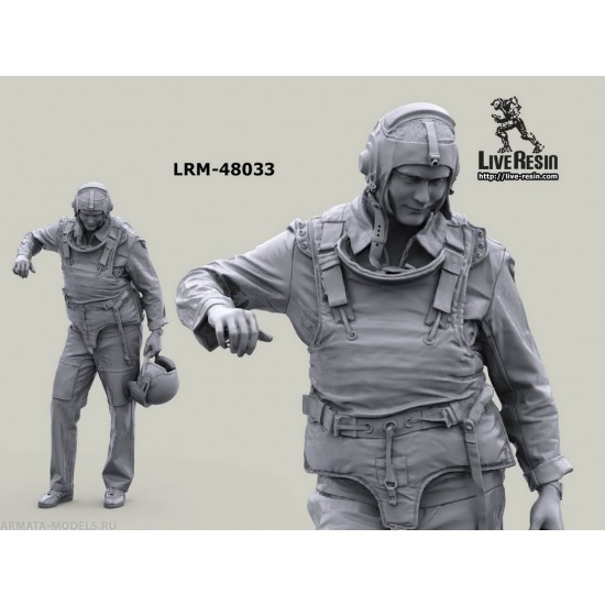 1/48 Soviet Helicopter Pilot On Brief w/Body Armour & Armour Helmet, Afghan War #2