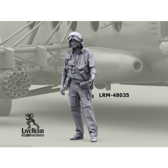 1/48 Soviet Helicopter Pilot On Brief w/AKMS, Afghan War #4