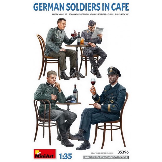 1/35 German Soldiers in Cafe (4 figures, 2 tables & 4 chairs)