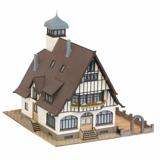 HO Tavern with Beer Garden (18.9 x 17.2 cm, 18.5 cm high, Laser cut)