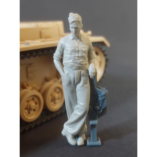 1/35 German Tank Mechanic at Work Vol.1