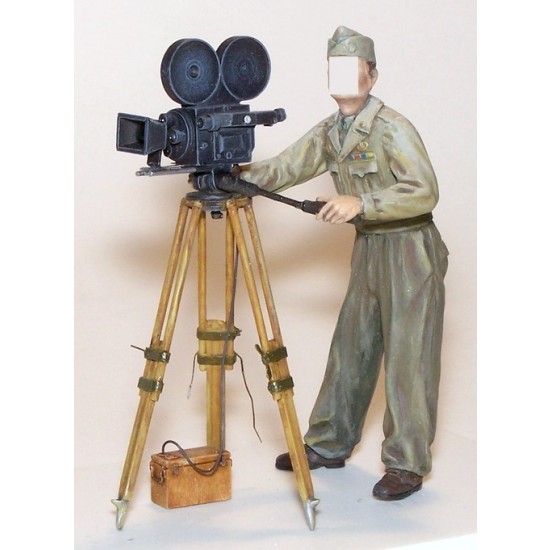1/35 US Cameraman (15 resin parts, photoetched sheet and lead wire)