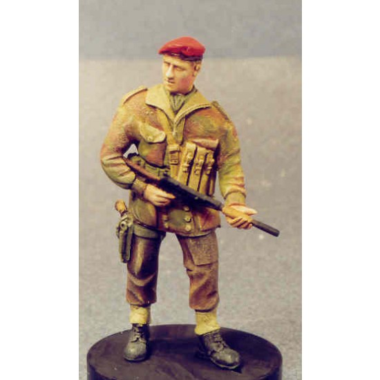 1/35 Paratrooper Recce Airborne Scout with Sten Gun w/Silencer (1 figure)