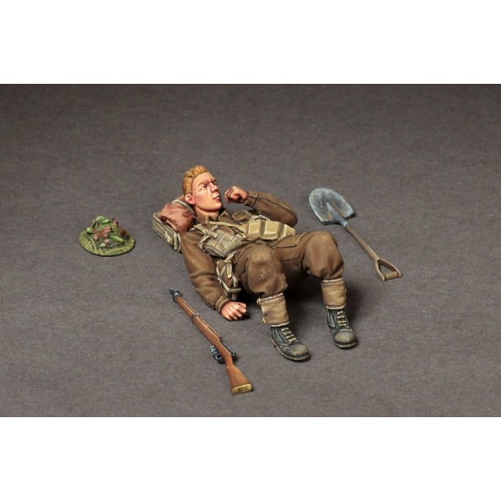 1/35 British Infantryman at Rest