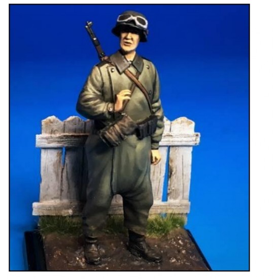 1/35 German Motorcycle Rider